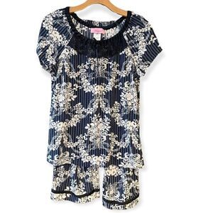 Whispers Sz S Black White Floral 2 Piece Pajamas Short Sleeve Top Capri Bottoms
